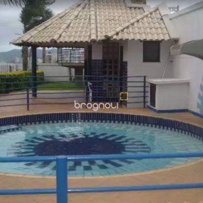 Apartamento com 75m², 2 quartos (sendo 1 suíte), 1 garagem, no bairro Estreito em Florianópolis