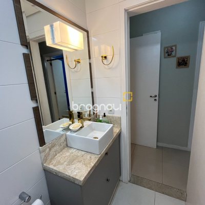 Apartamento com 87m², 3 quartos (sendo 1 suíte), 1 garagem, no bairro Kobrasol em São José