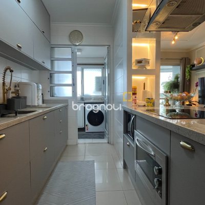Apartamento com 87m², 3 quartos (sendo 1 suíte), 1 garagem, no bairro Kobrasol em São José