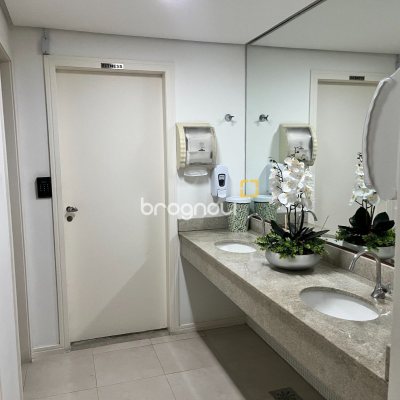 Apartamento com 87m², 3 quartos (sendo 1 suíte), 1 garagem, no bairro Kobrasol em São José