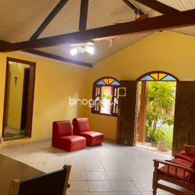 Casa com 362m², 4 quartos (sendo 4 suítes), 2 garagens, no bairro Campeche em Florianópolis