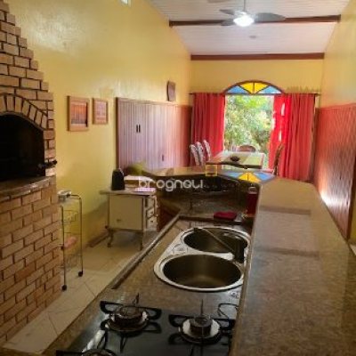 Casa com 362m², 4 quartos (sendo 4 suítes), 2 garagens, no bairro Campeche em Florianópolis