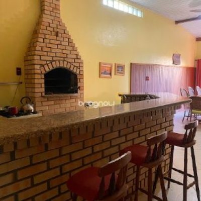 Casa com 362m², 4 quartos (sendo 4 suítes), 2 garagens, no bairro Campeche em Florianópolis