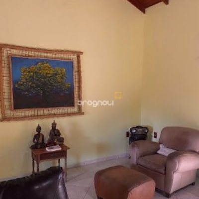 Casa com 362m², 4 quartos (sendo 4 suítes), 2 garagens, no bairro Campeche em Florianópolis
