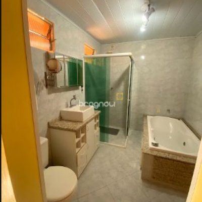 Casa com 362m², 4 quartos (sendo 4 suítes), 2 garagens, no bairro Campeche em Florianópolis