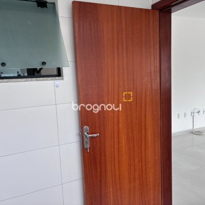 Apartamento com 86m², 3 quartos (sendo 1 suíte), 1 garagem, no bairro Pinheira em Palhoça