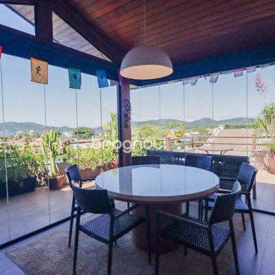 Cobertura com 132m², 3 quartos (sendo 3 suítes), 2 garagens, no bairro Lagoa da Conceição em Florianópolis