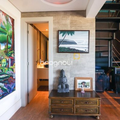Cobertura com 132m², 3 quartos (sendo 3 suítes), 2 garagens, no bairro Lagoa da Conceição em Florianópolis
