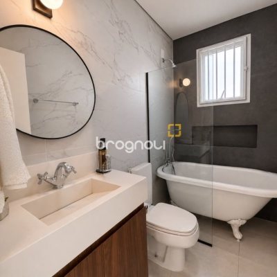 Apartamento com 130m², 3 quartos (sendo 2 suítes), 2 garagens, no bairro Campeche em Florianópolis