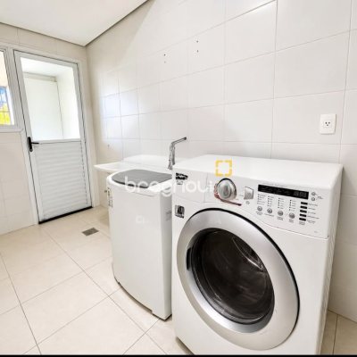 Apartamento com 130m², 3 quartos (sendo 2 suítes), 2 garagens, no bairro Campeche em Florianópolis