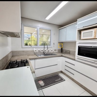 Apartamento com 130m², 3 quartos (sendo 2 suítes), 2 garagens, no bairro Campeche em Florianópolis