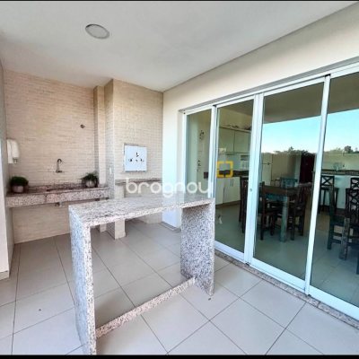 Apartamento com 130m², 3 quartos (sendo 2 suítes), 2 garagens, no bairro Campeche em Florianópolis
