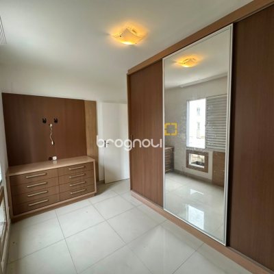 Apartamento com 51m², 2 quartos, 1 garagem, no bairro Kobrasol em São José