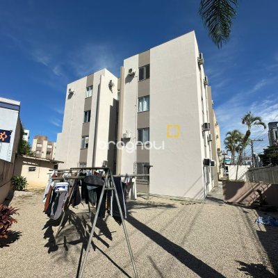 Apartamento com 51m², 2 quartos, 1 garagem, no bairro Kobrasol em São José