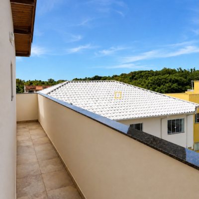 Cobertura com 97m², 2 quartos (sendo 1 suíte), 2 garagens, no bairro Ingleses em Florianópolis