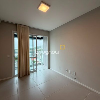 Apartamento com 53m², 2 quartos (sendo 1 suíte), 1 garagem, no bairro Ipiranga em São José