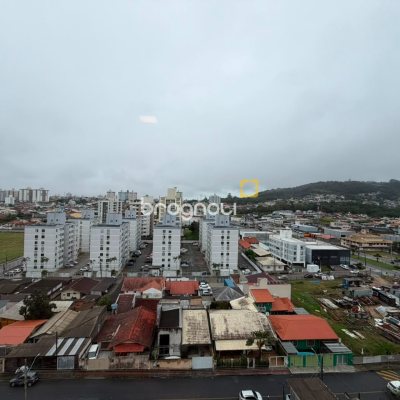 Apartamento com 53m², 2 quartos (sendo 1 suíte), 1 garagem, no bairro Ipiranga em São José
