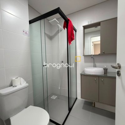 Apartamento com 53m², 2 quartos (sendo 1 suíte), 1 garagem, no bairro Ipiranga em São José