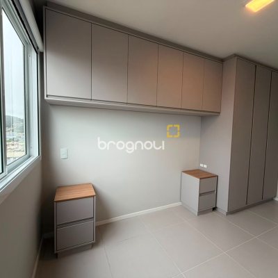 Apartamento com 53m², 2 quartos (sendo 1 suíte), 1 garagem, no bairro Ipiranga em São José