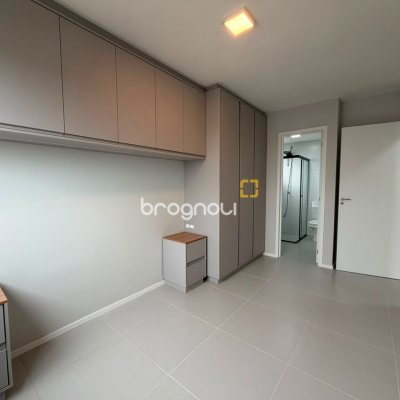 Apartamento com 53m², 2 quartos (sendo 1 suíte), 1 garagem, no bairro Ipiranga em São José