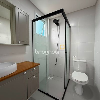 Apartamento com 53m², 2 quartos (sendo 1 suíte), 1 garagem, no bairro Ipiranga em São José