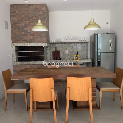 Apartamento com 73m², 2 quartos (sendo 1 suíte), 2 garagens, no bairro Agronômica em Florianópolis