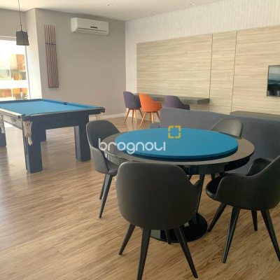 Apartamento com 73m², 2 quartos (sendo 1 suíte), 2 garagens, no bairro Agronômica em Florianópolis