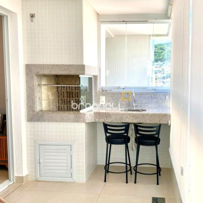 Apartamento com 73m², 2 quartos (sendo 1 suíte), 2 garagens, no bairro Agronômica em Florianópolis
