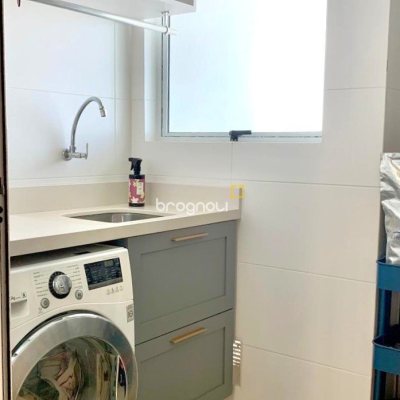 Apartamento com 73m², 2 quartos (sendo 1 suíte), 2 garagens, no bairro Agronômica em Florianópolis