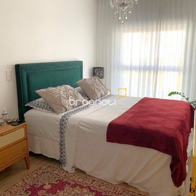 Apartamento com 73m², 2 quartos (sendo 1 suíte), 2 garagens, no bairro Agronômica em Florianópolis