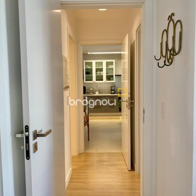 Apartamento com 73m², 2 quartos (sendo 1 suíte), 2 garagens, no bairro Agronômica em Florianópolis