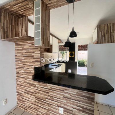 Casa com 62m², 2 quartos, 1 garagem, no bairro Sertão do Maruim em São José