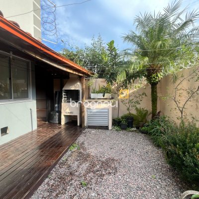 Casa com 62m², 2 quartos, 1 garagem, no bairro Sertão do Maruim em São José