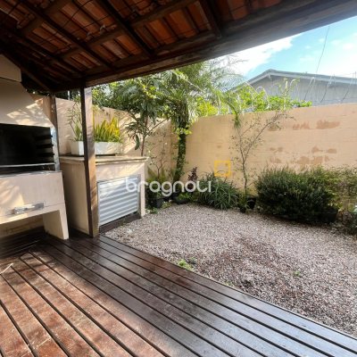 Casa com 62m², 2 quartos, 1 garagem, no bairro Sertão do Maruim em São José
