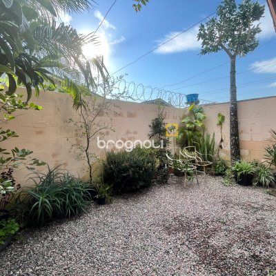Casa com 62m², 2 quartos, 1 garagem, no bairro Sertão do Maruim em São José