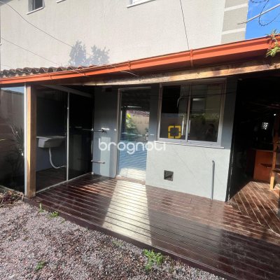 Casa com 62m², 2 quartos, 1 garagem, no bairro Sertão do Maruim em São José
