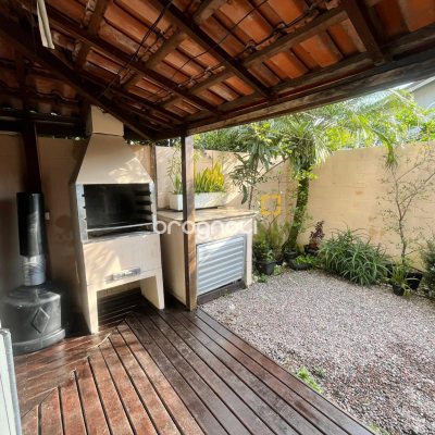 Casa com 62m², 2 quartos, 1 garagem, no bairro Sertão do Maruim em São José
