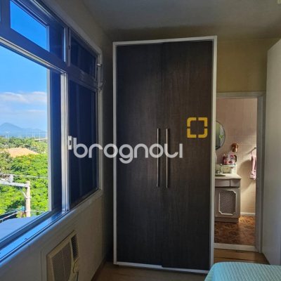 Apartamento com 154m², 3 quartos (sendo 1 suíte), 3 garagens, no bairro Centro em Florianópolis