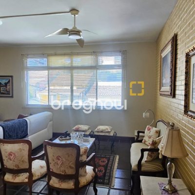 Apartamento com 154m², 3 quartos (sendo 1 suíte), 3 garagens, no bairro Centro em Florianópolis