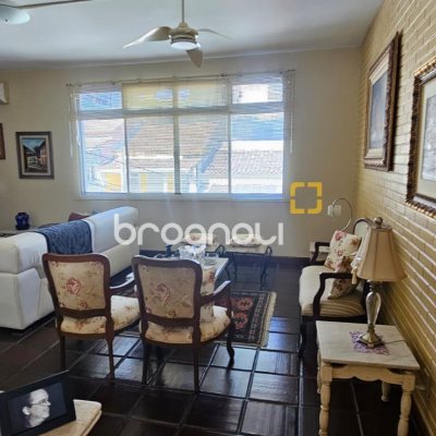 Apartamento com 154m², 3 quartos (sendo 1 suíte), 3 garagens, no bairro Centro em Florianópolis