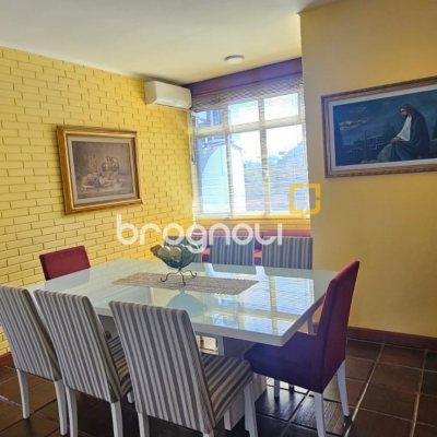 Apartamento com 154m², 3 quartos (sendo 1 suíte), 3 garagens, no bairro Centro em Florianópolis