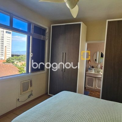 Apartamento com 154m², 3 quartos (sendo 1 suíte), 3 garagens, no bairro Centro em Florianópolis