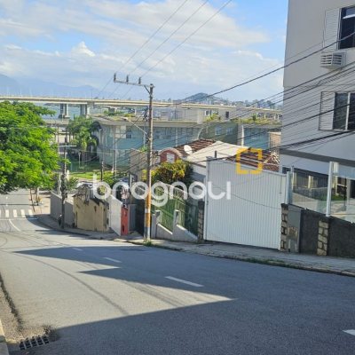 Apartamento com 154m², 3 quartos (sendo 1 suíte), 3 garagens, no bairro Centro em Florianópolis
