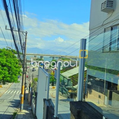 Apartamento com 154m², 3 quartos (sendo 1 suíte), 3 garagens, no bairro Centro em Florianópolis