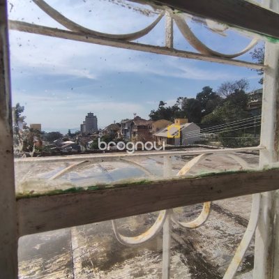 Casa com 86m², 2 quartos (sendo 1 suíte), 3 garagens, no bairro Agronômica em Florianópolis