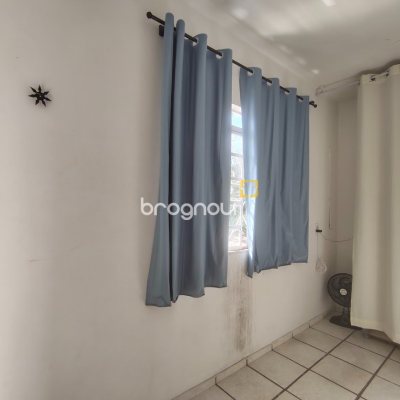 Casa com 86m², 2 quartos (sendo 1 suíte), 3 garagens, no bairro Agronômica em Florianópolis