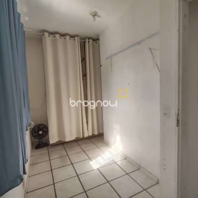 Casa com 86m², 2 quartos (sendo 1 suíte), 3 garagens, no bairro Agronômica em Florianópolis