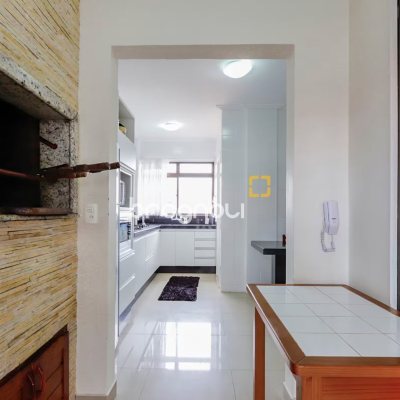 Apartamento com 134m², 5 quartos (sendo 2 suítes), 1 garagem, no bairro Ingleses em Florianópolis
