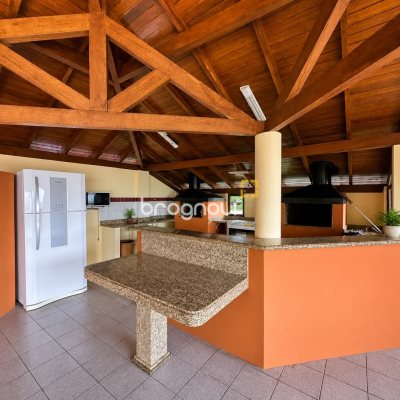 Apartamento com 134m², 5 quartos (sendo 2 suítes), 1 garagem, no bairro Ingleses em Florianópolis