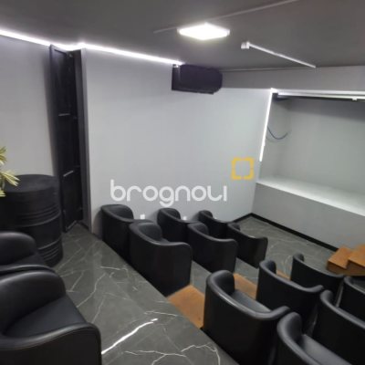 Casa Comercial com 340m², no bairro Estreito em Florianópolis